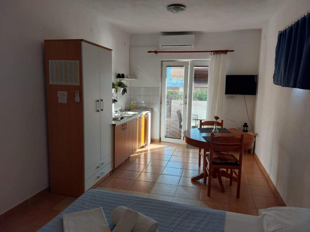 Apartments Burcul Pag Đảo Pag Ngoại thất bức ảnh