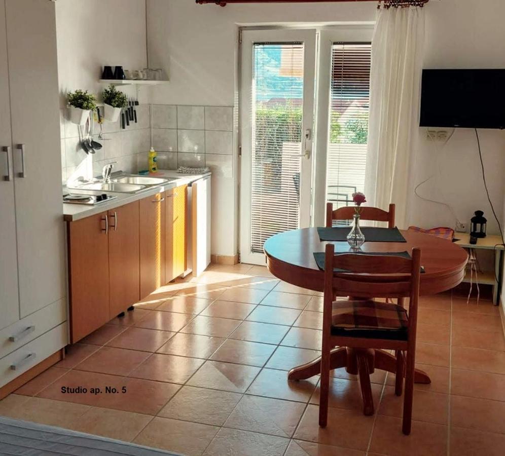 Apartments Burcul Pag Đảo Pag Ngoại thất bức ảnh
